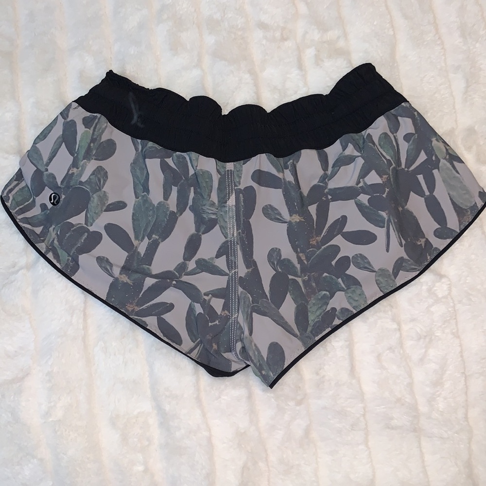 Lululemon prickly pear surf or running short
